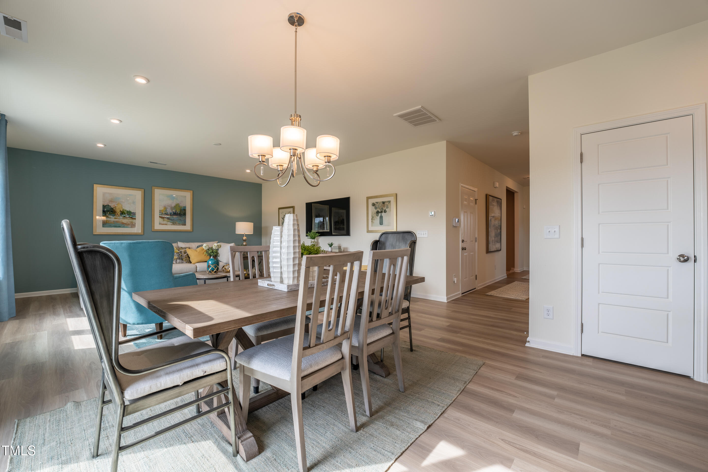 140 Enfield Drive Carthage, NC 28327 - Photo 18 of 53 019_King_Dining Area
