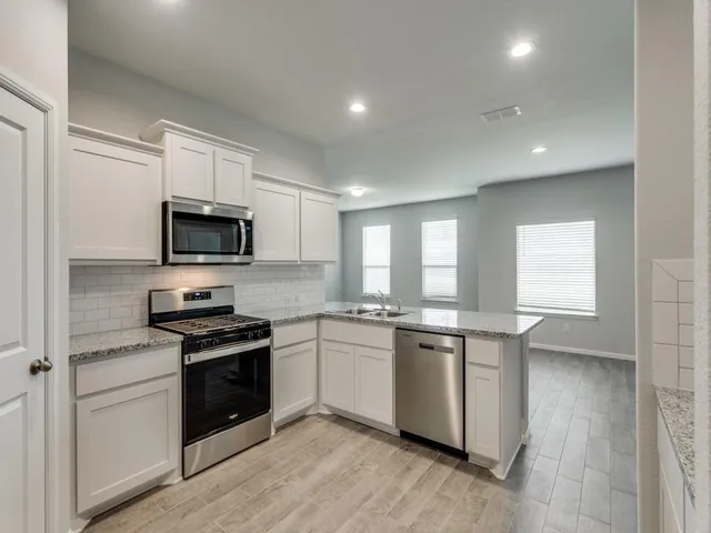 $2,300 | 8524 Big Apple Drive, Fort Worth, TX 76179