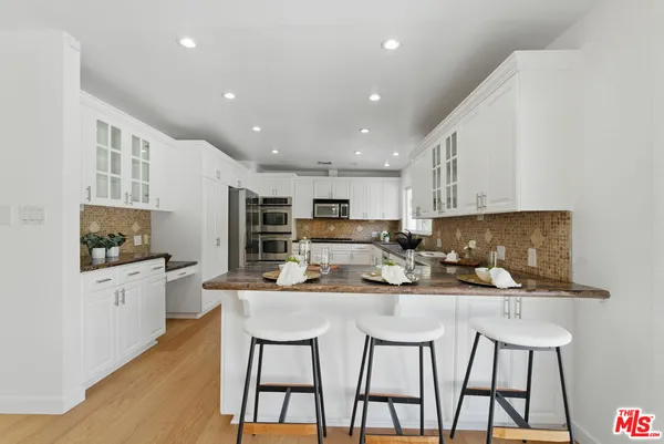 $11,500 | 5220 Melvin Avenue, Tarzana, CA 91356