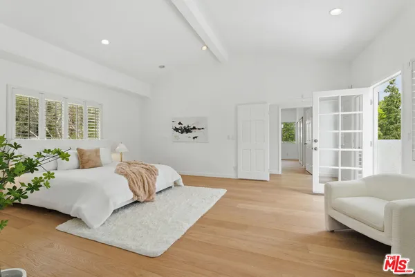 $11,500 | 5220 Melvin Avenue, Tarzana, CA 91356