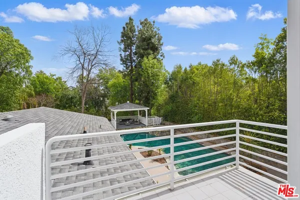 $11,500 | 5220 Melvin Avenue, Tarzana, CA 91356