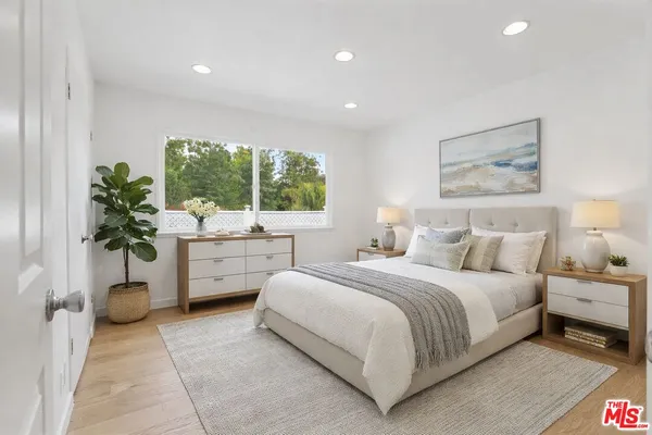 $11,500 | 5220 Melvin Avenue, Tarzana, CA 91356