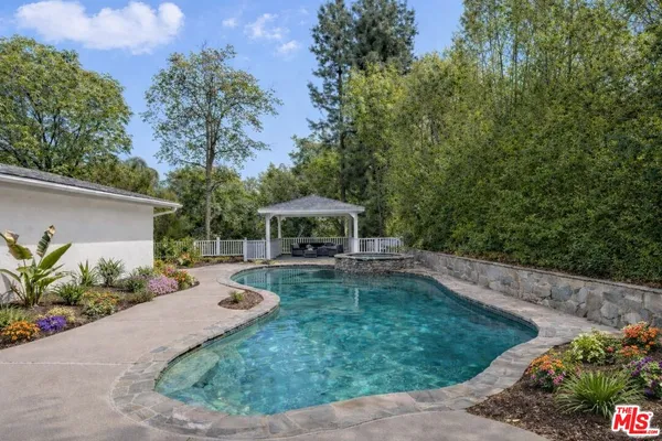 $11,500 | 5220 Melvin Avenue, Tarzana, CA 91356