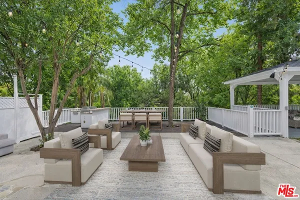 $11,500 | 5220 Melvin Avenue, Tarzana, CA 91356