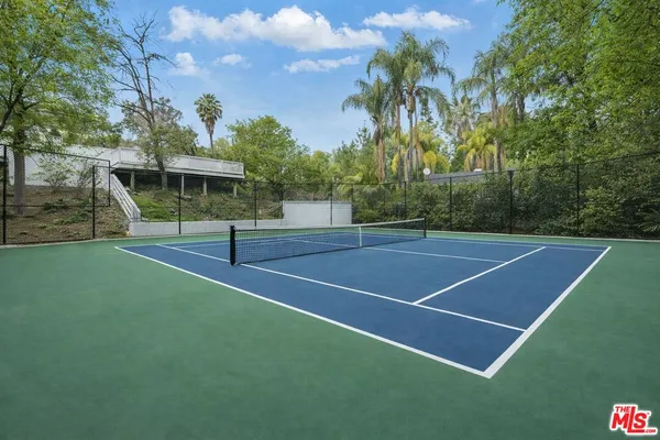 $11,500 | 5220 Melvin Avenue, Tarzana, CA 91356