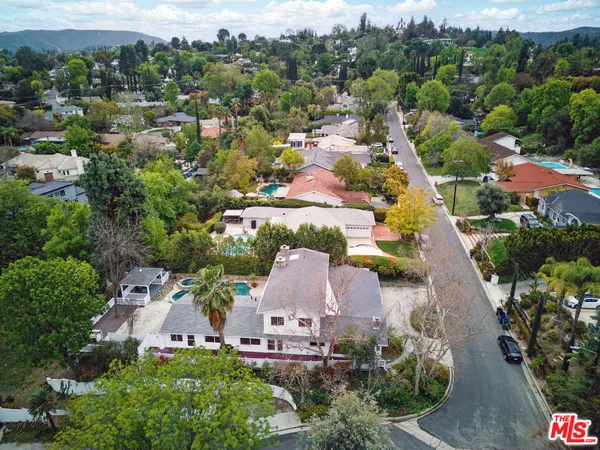 $11,500 | 5220 Melvin Avenue, Tarzana, CA 91356