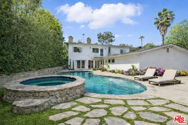 $11,500 | 5220 Melvin Avenue, Tarzana, CA 91356