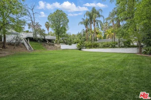 $11,500 | 5220 Melvin Avenue, Tarzana, CA 91356