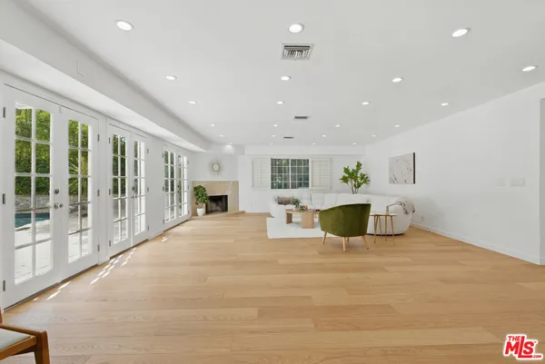 $11,500 | 5220 Melvin Avenue, Tarzana, CA 91356