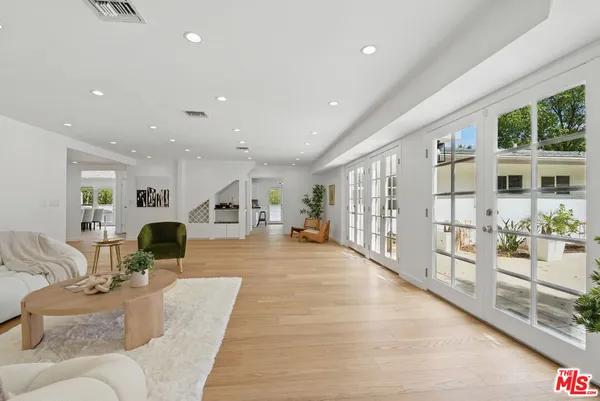 $11,500 | 5220 Melvin Avenue, Tarzana, CA 91356