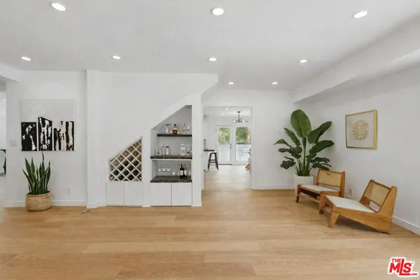 $11,500 | 5220 Melvin Avenue, Tarzana, CA 91356