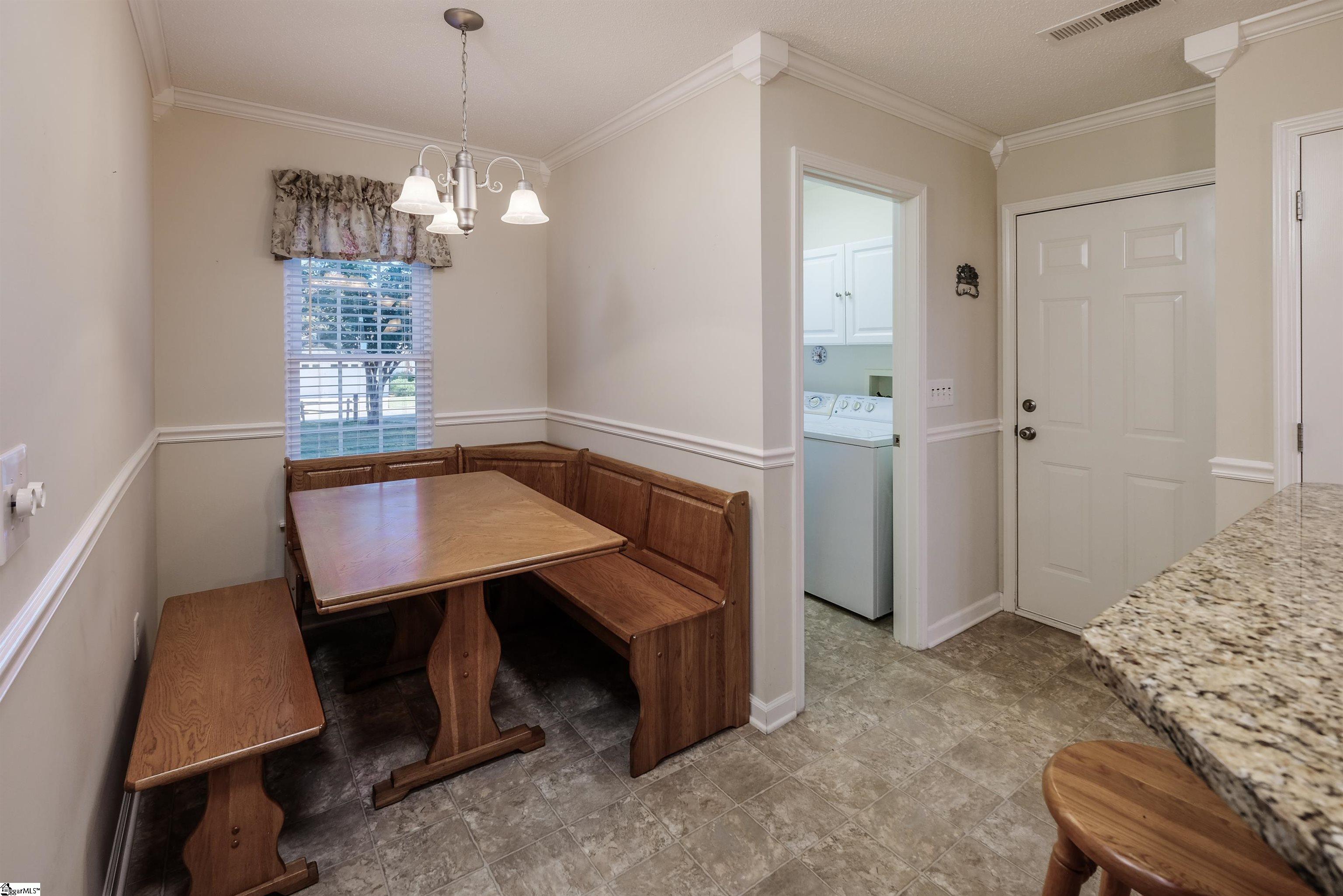 192 Walker Point Seneca, SC 29672 - Photo 4 of 29