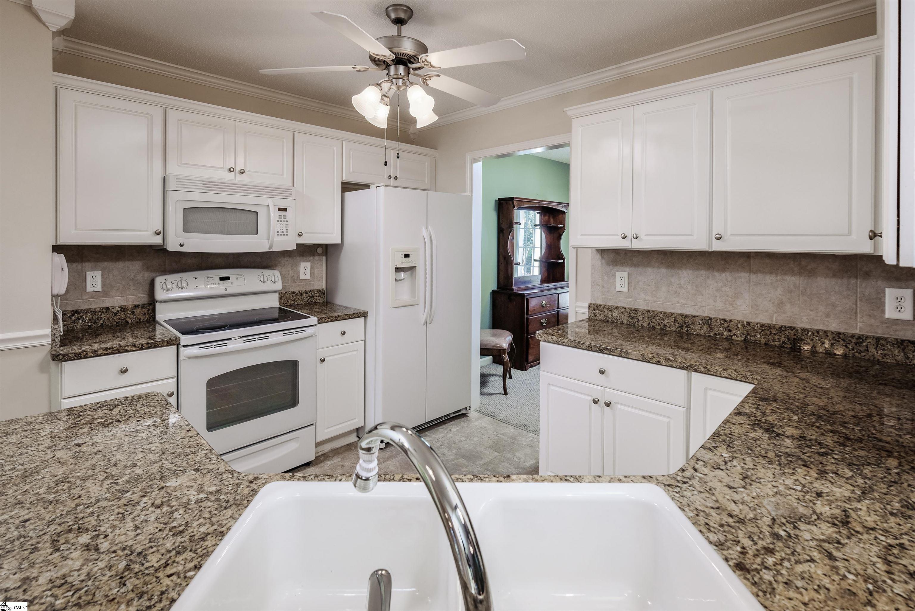 192 Walker Point Seneca, SC 29672 - Photo 7 of 29