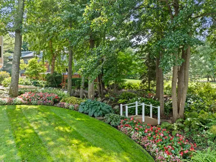$10,995,000 | W2908 Walcowis Drive, Linn, WI 53147