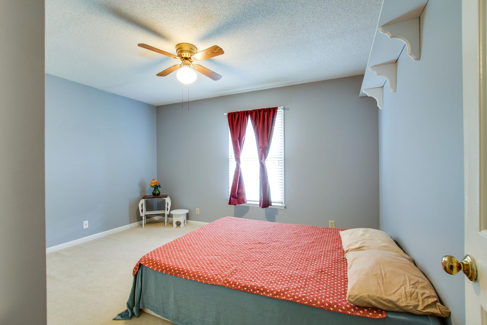 152 Fox Ridge Drive Murfreesboro, TN 37128 - Photo 20 of 30 11'x14' bedroom