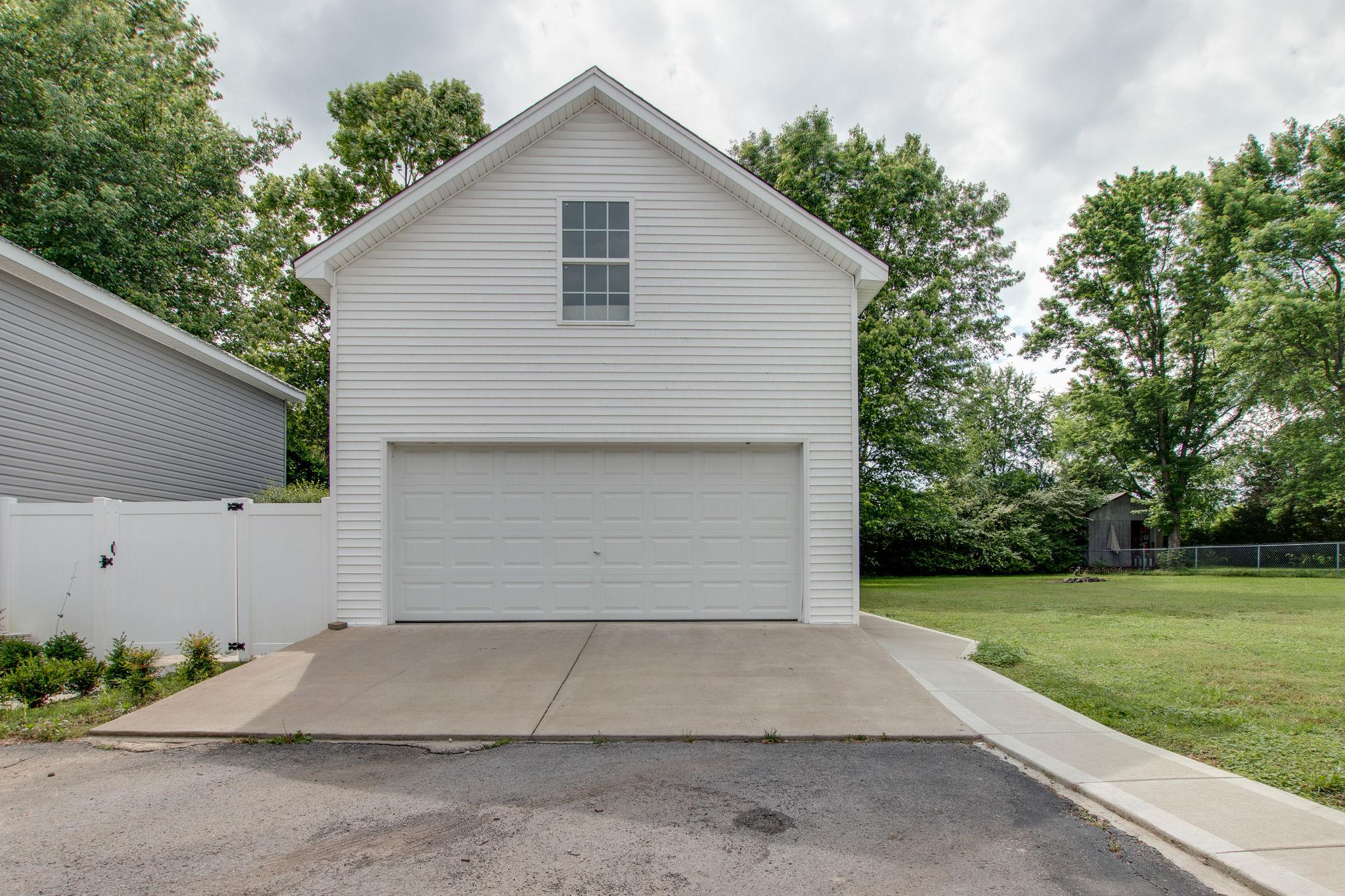 152 Fox Ridge Drive Murfreesboro, TN 37128 - Photo 26 of 30 Detached garage (20'x23')