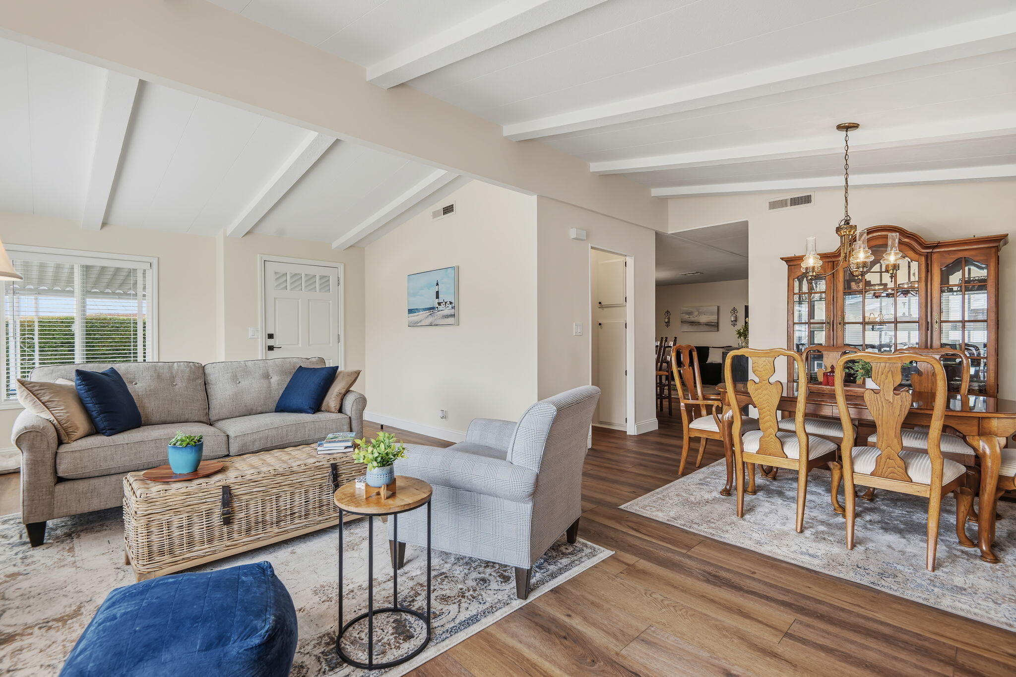 340 Old Mill Road, Unit SPC 152 Santa Barbara, CA 93110 - Photo 10 of 28 09-Living Room