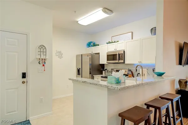 $1,400 | 15430 Bellamar Circle, Unit 3026, Fort Myers, FL 33908