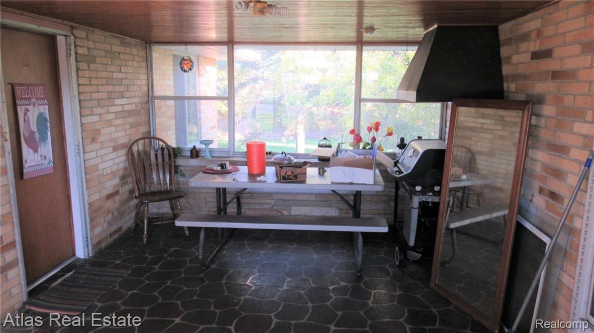 8089 Holly Road Grand Blanc, MI 48439 - Photo 21 of 23 IMG_0526.JPG