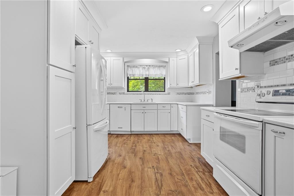 4730 Rolling Hills Road Pittsburgh, PA 15236 - Photo 16 of 50 All kitchen appliances are included.