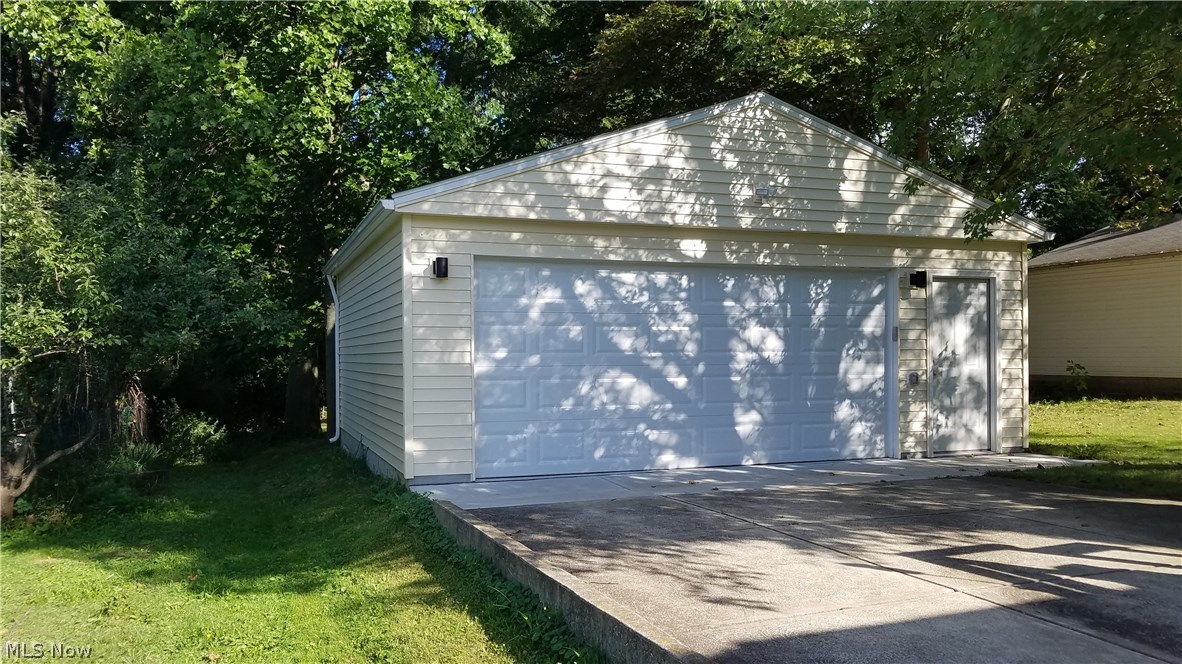 2619 Rockefeller Road Wickliffe, OH 44092 - Photo 7 of 33