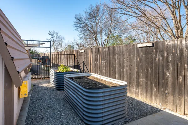 a view of a tennis court