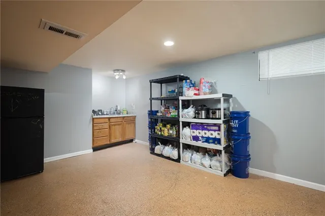 $250,000 | 122 Southeast Moore Street, Blue Springs, MO 64014