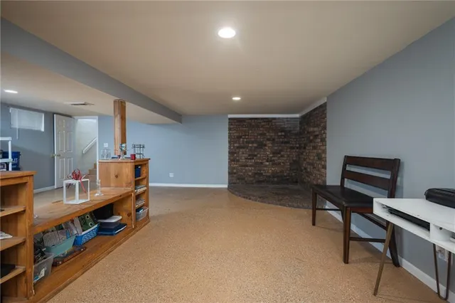 $250,000 | 122 Southeast Moore Street, Blue Springs, MO 64014