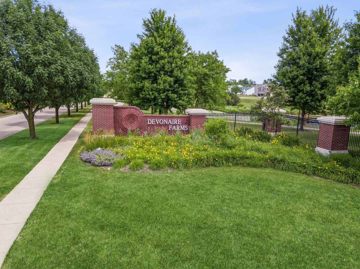 476 Thresher Street DeKalb, IL 60115 - Photo 1 of 4