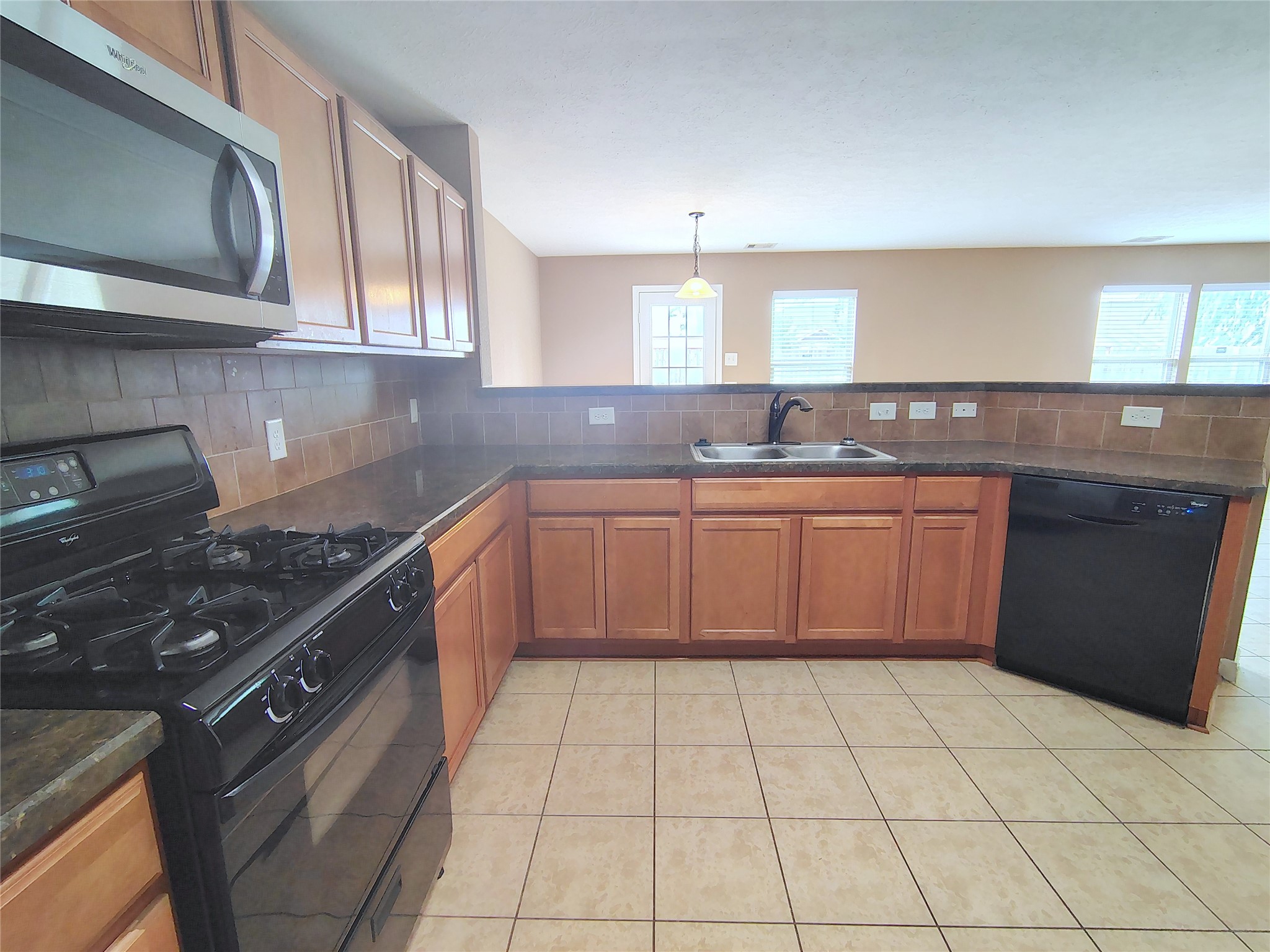 1206 Larks Trace Lane Houston, TX 77090 - Photo 9 of 20