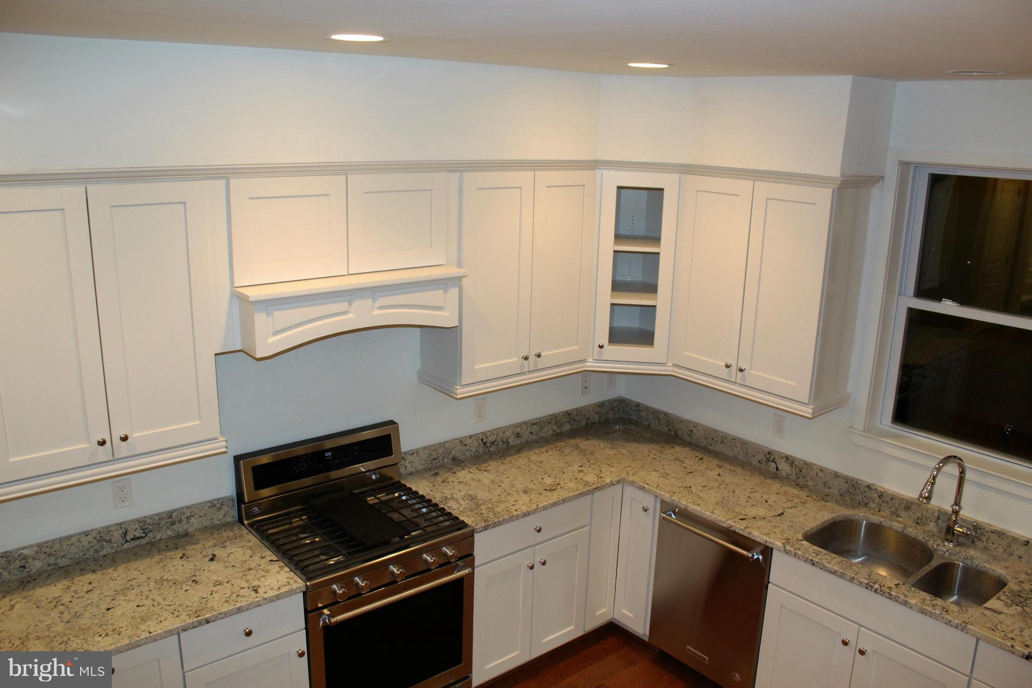 56 Johnson Road Pasadena, MD 21122 - Photo 11 of 29 Kitchen with Gas stove