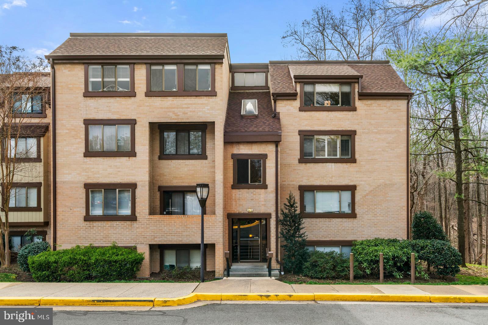 1675 Parkcrest Circle, Unit 400 Reston, VA 20190 - Photo 1 of 32