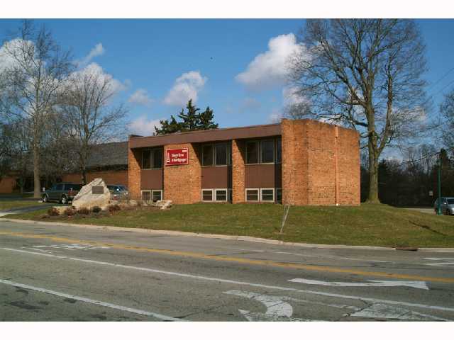 1080 Fishinger Road Upper Arlington, OH 43221 - Photo 1 of 6 Primary Photo
