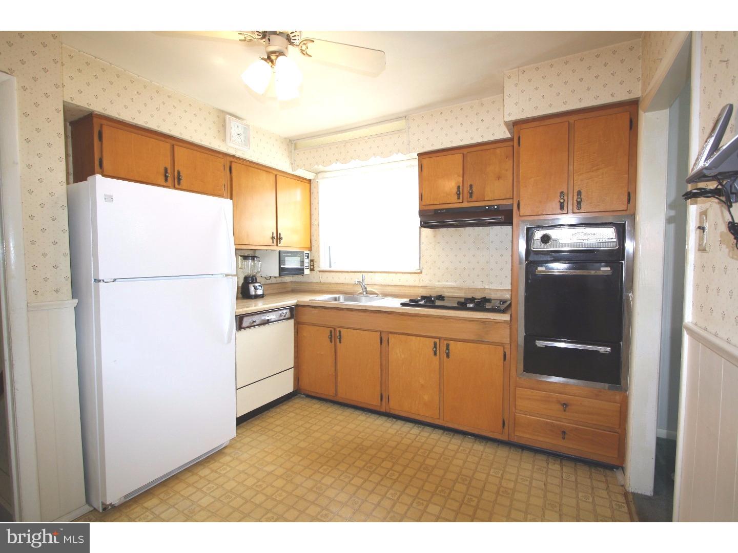 528 Beaver Road Southampton, PA 18966 - Photo 2 of 21 Kitchen