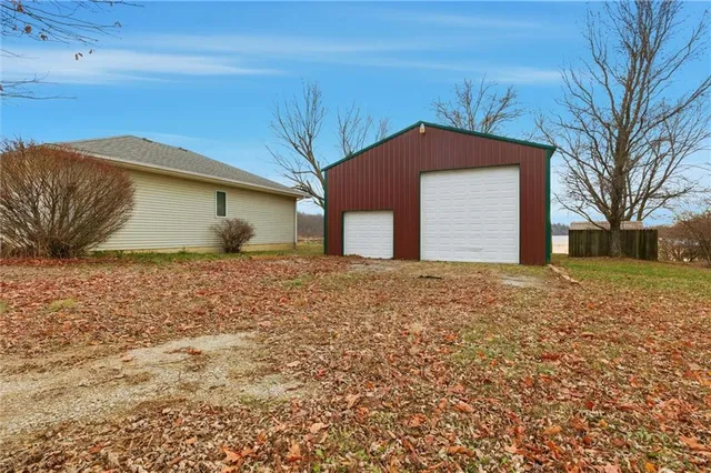 $335,000 | 15035 Beach Front Drive, Excelsior Springs, MO 64024