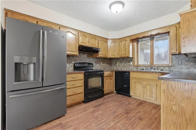 $335,000 | 15035 Beach Front Drive, Excelsior Springs, MO 64024