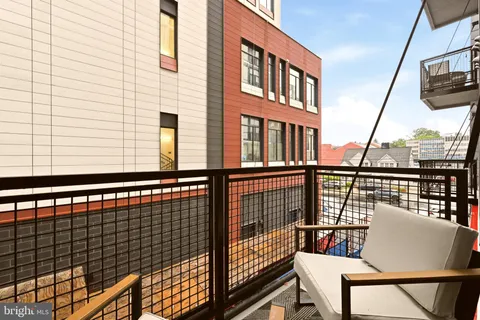 $235,000 | 1320 Fenwick Lane, Unit 204, Silver Spring, MD 20910