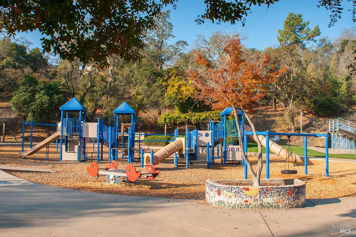 23 Greenham Court Novato, CA 94949 - Photo 34 of 37