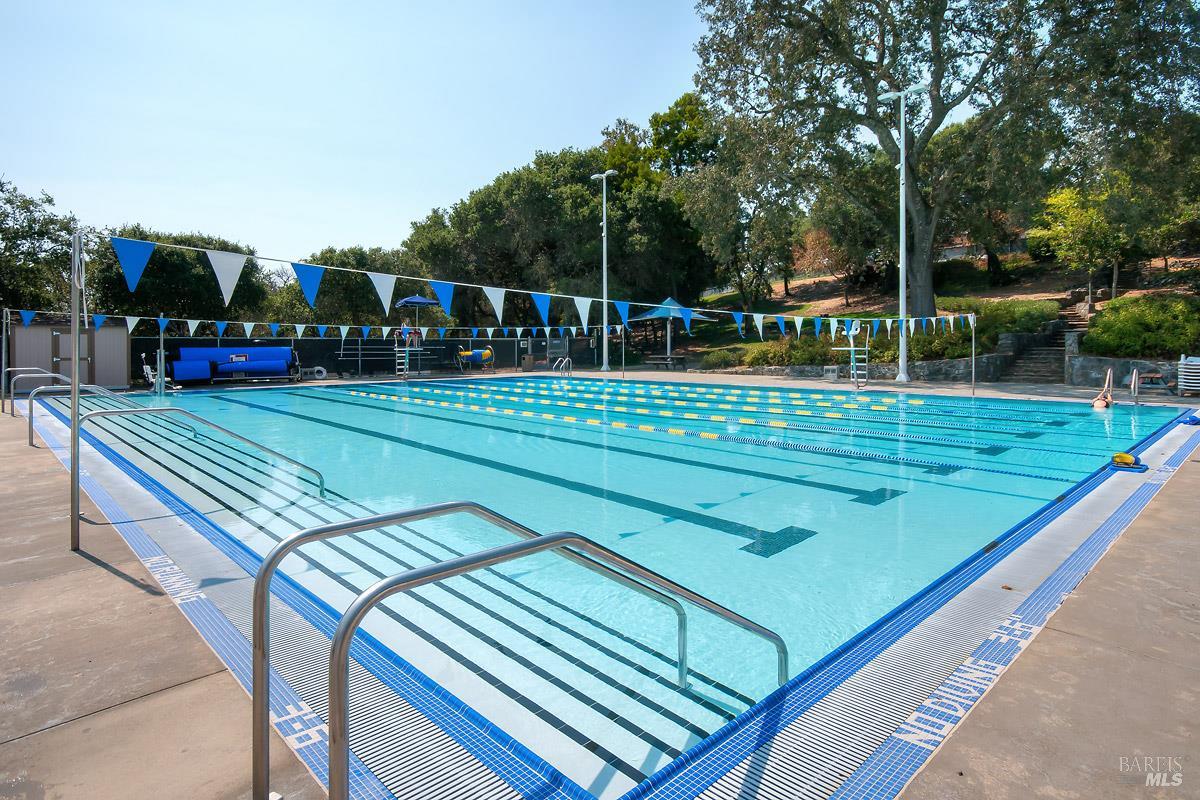 23 Greenham Court Novato, CA 94949 - Photo 35 of 37