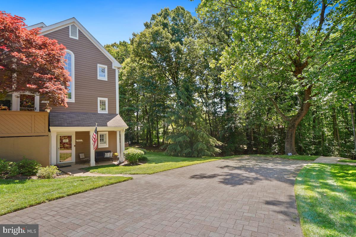 1515 Church Hill Place Reston, VA 20194 - Photo 2 of 28 Private entry with no vehicles out front.