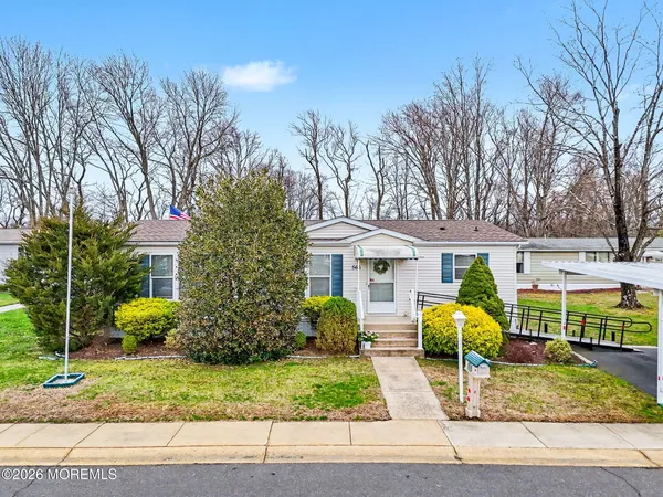 $189,900 | 566 Sara Drive, Freehold, NJ 07728