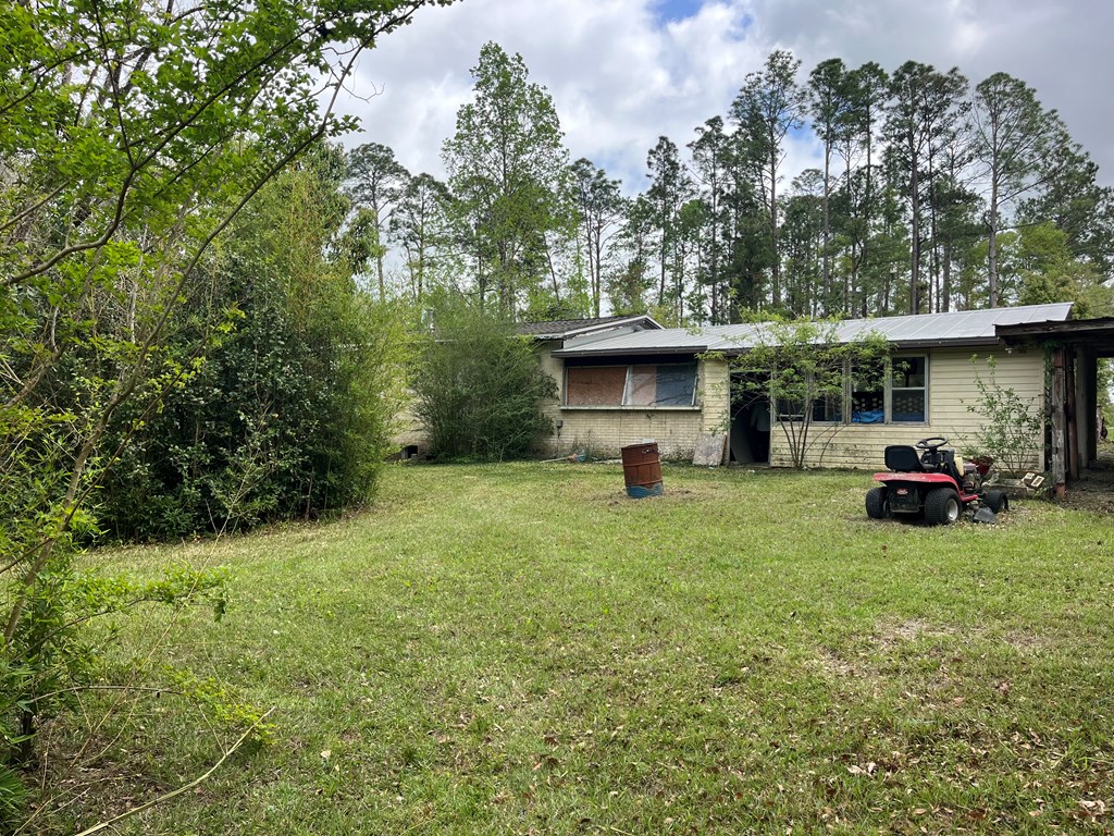 609 Lakegrove Road Wewahitchka, FL 32465 - Photo 16 of 39 Gallery Image 16