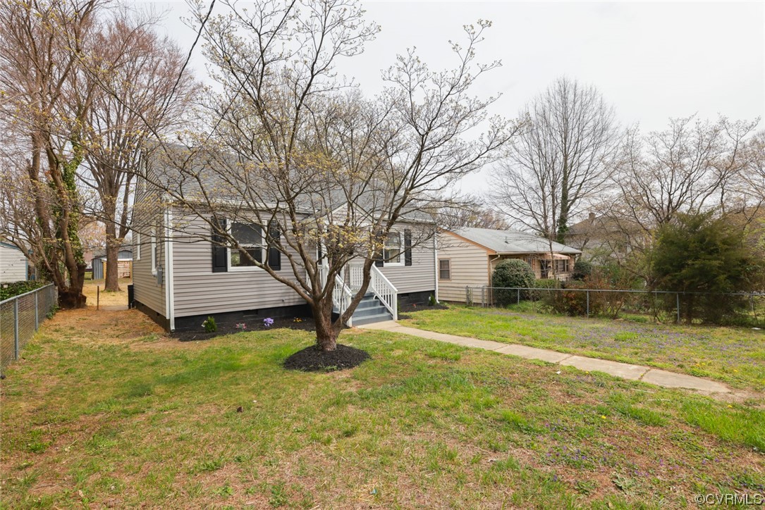 2305 Wright Avenue Richmond, VA 23224 - Photo 32 of 33 a view of a yard in front of house