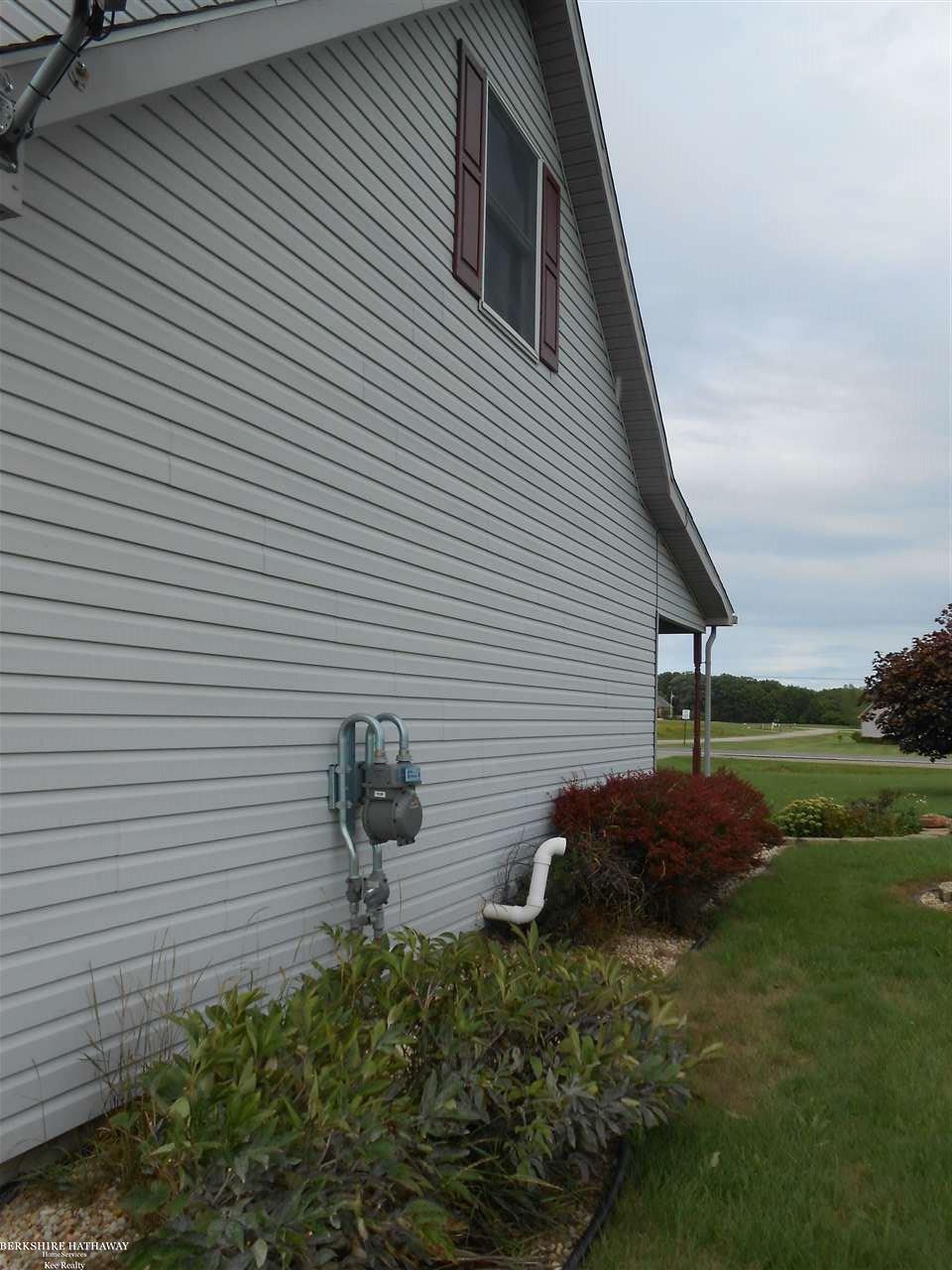 4655 Capac Road Capac, MI 48014 - Photo 11 of 35 Side Elevation