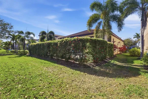 $6,500 | 5423 Title Row Drive, Bradenton, FL 34210