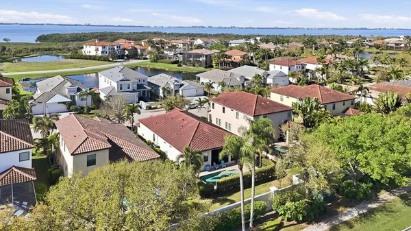 $6,500 | 5423 Title Row Drive, Bradenton, FL 34210