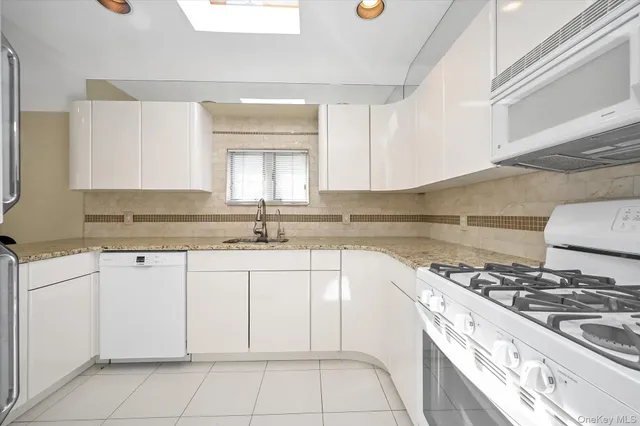 $1,650,000 | 57-10 253rd Street | Little Neck