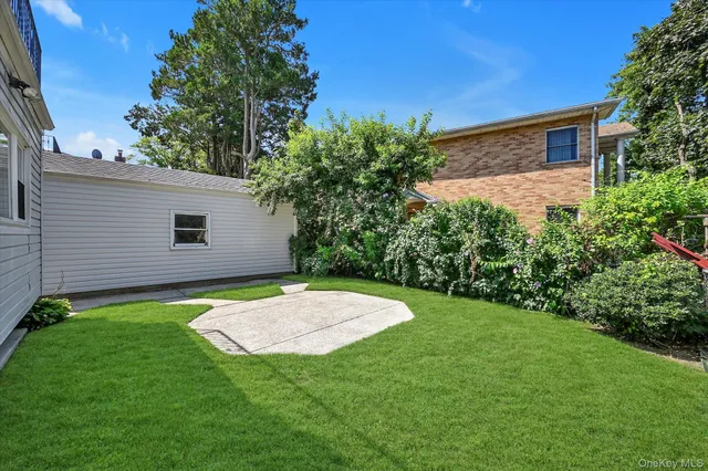 $1,650,000 | 57-10 253rd Street | Little Neck