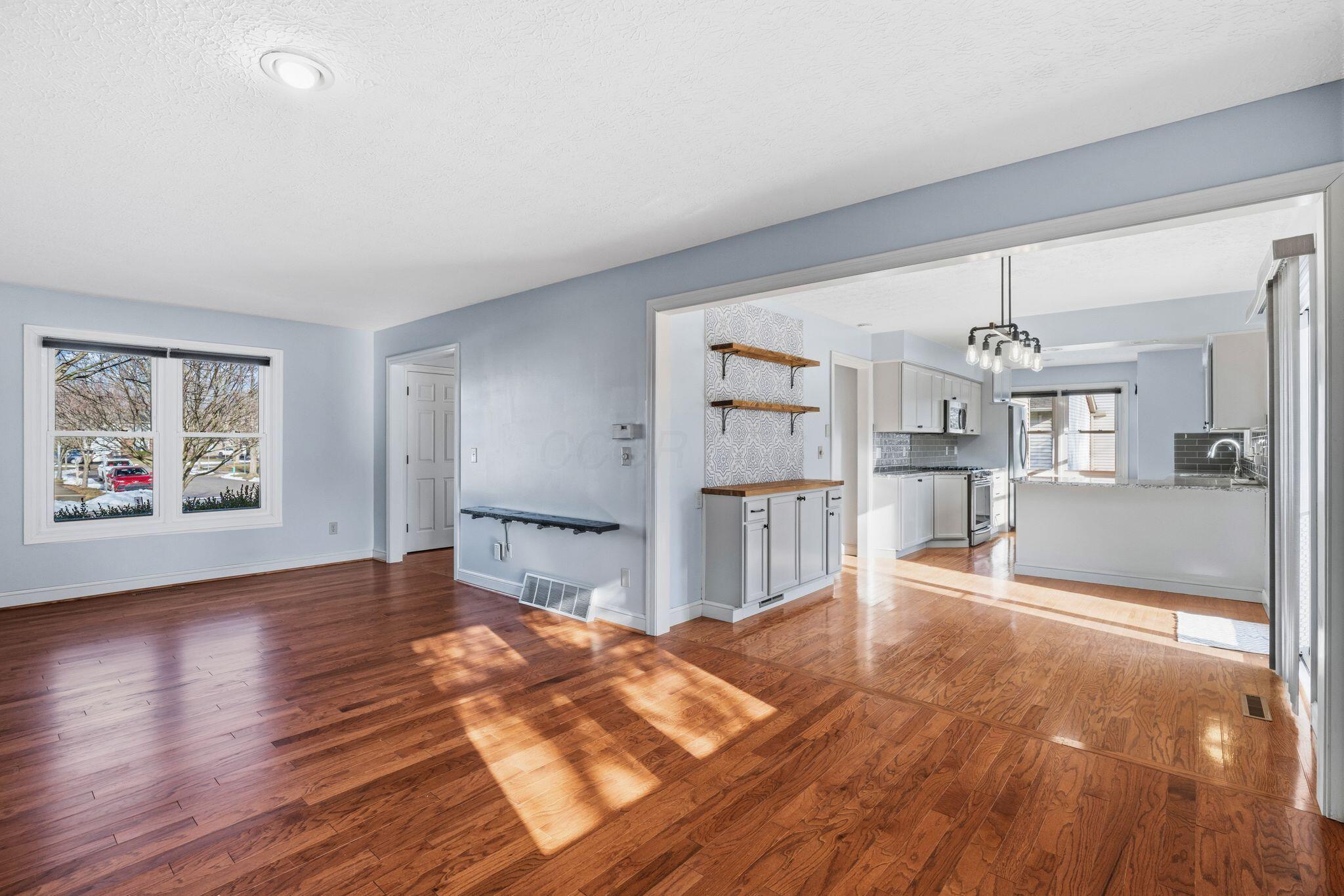 5413 Roscommon Road Dublin, OH 43017 - Photo 6 of 60 AF1A0277