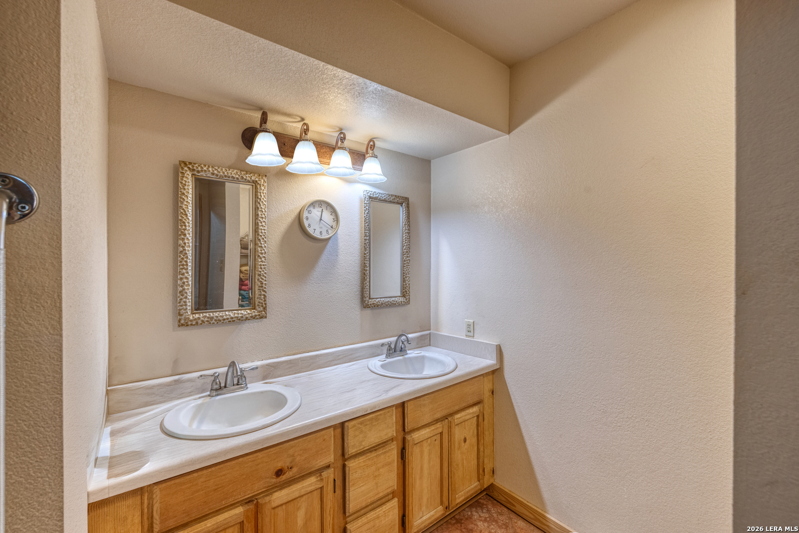 149 Red Oak Road Leakey, TX 78873 - Photo 12 of 46